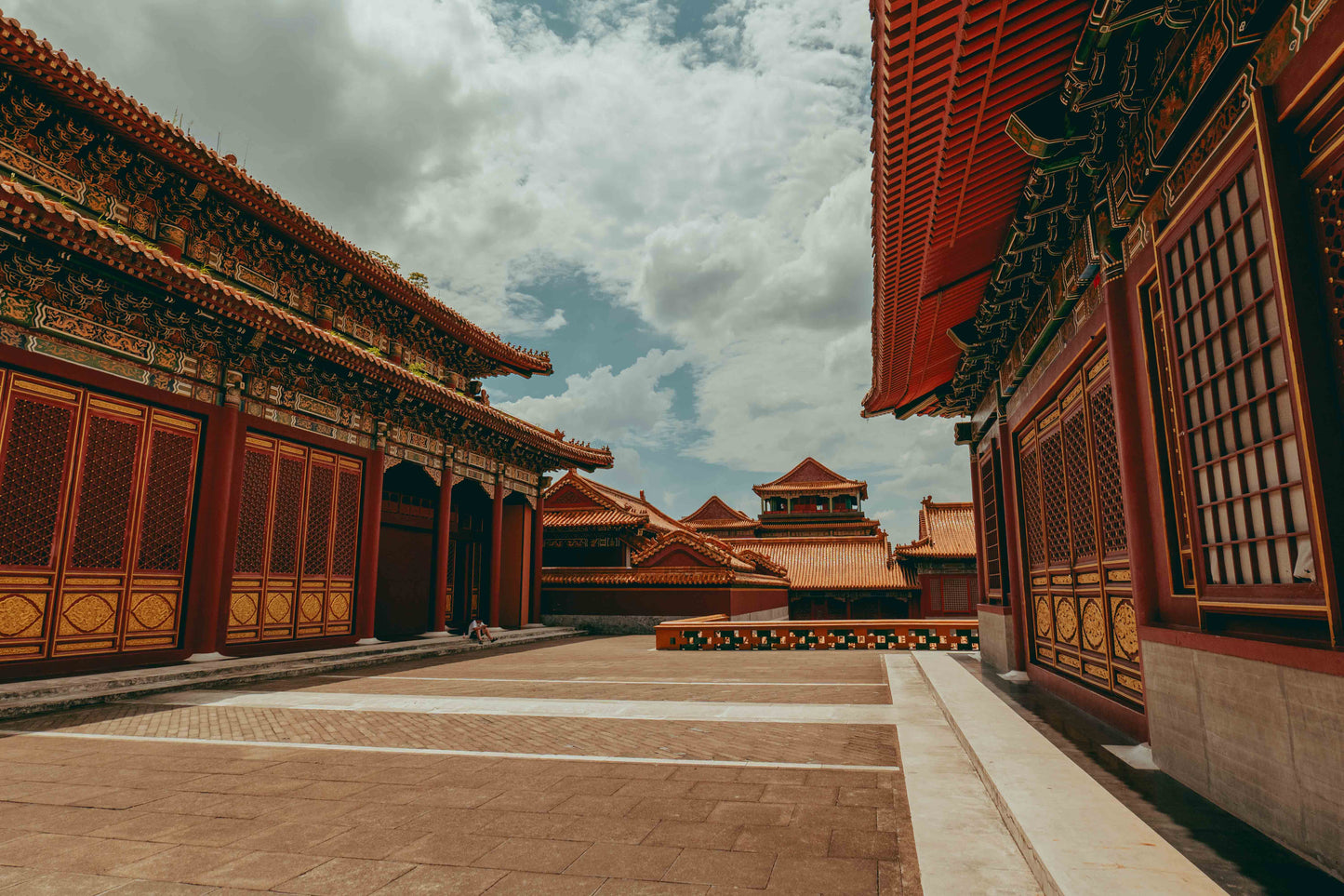 ALLRAD Lightroom presets LUTs displayed on screen, showcasing color grading options for photo editing.