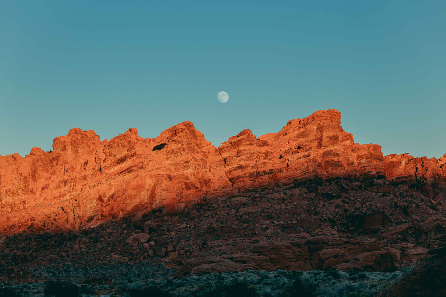 ALLRAD Lightroom Presets LUTs displayed on screen, showcasing vibrant color adjustments for photo editing.